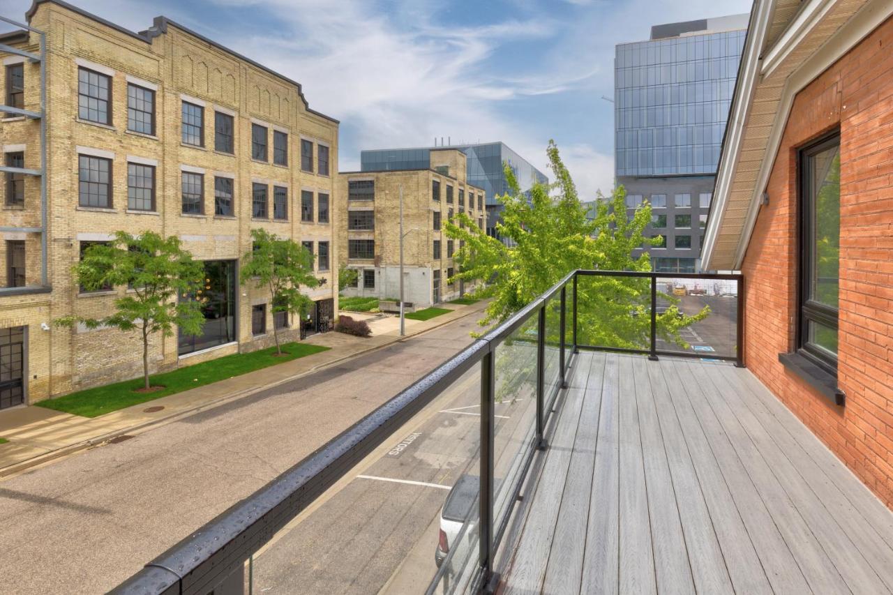 Entire 1 Bedroom Apartment Across From Google - Br5 Kitchener Exterior foto