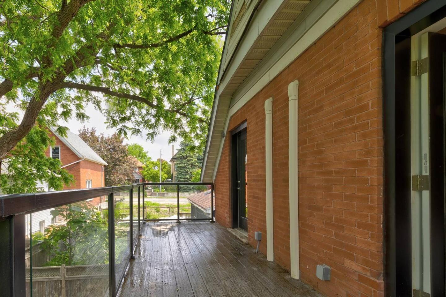 Entire 1 Bedroom Apartment Across From Google - Br5 Kitchener Exterior foto